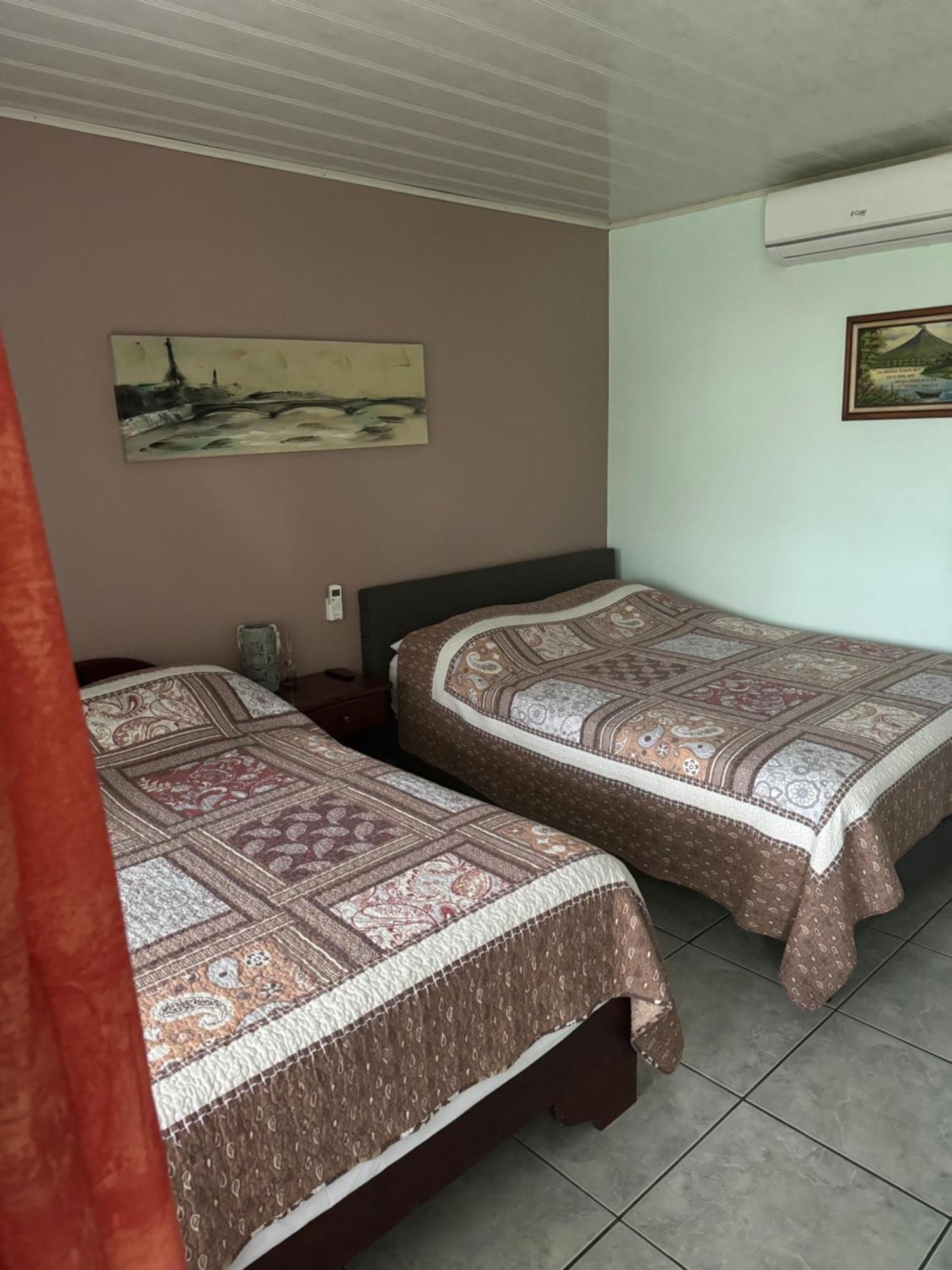 Hotel Vale'S Chiles  Bagian luar foto