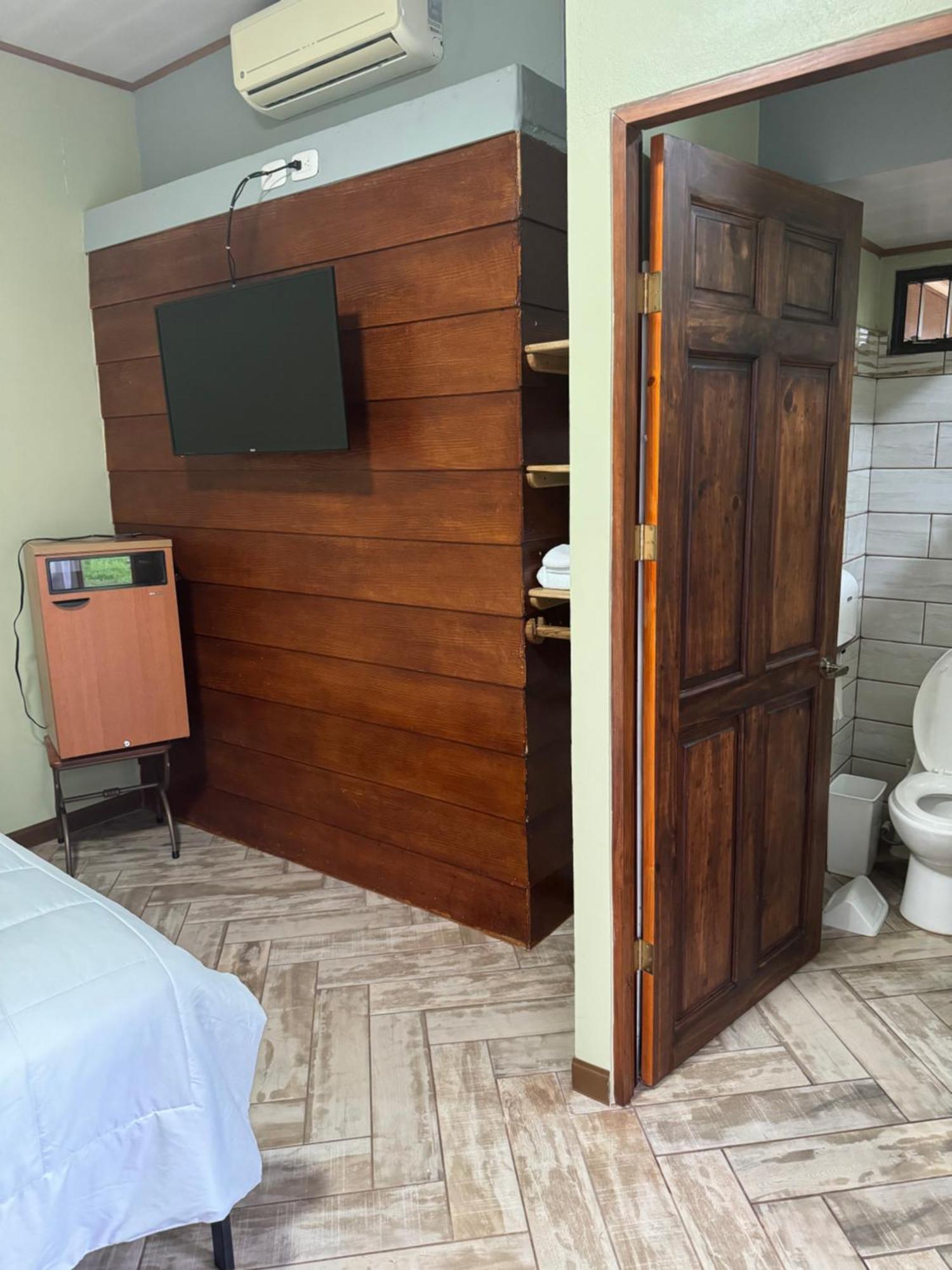 Hotel Vale'S Chiles  Bagian luar foto