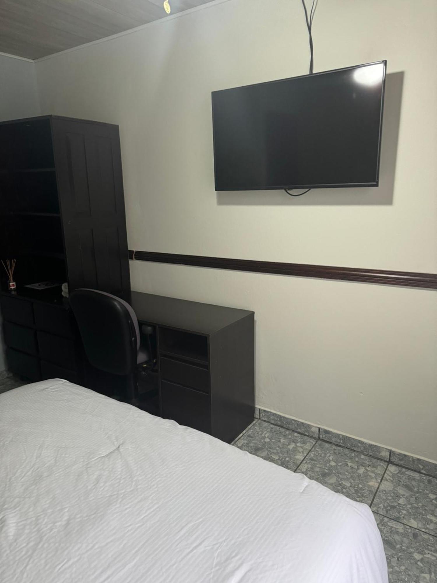 Hotel Vale'S Chiles  Bagian luar foto